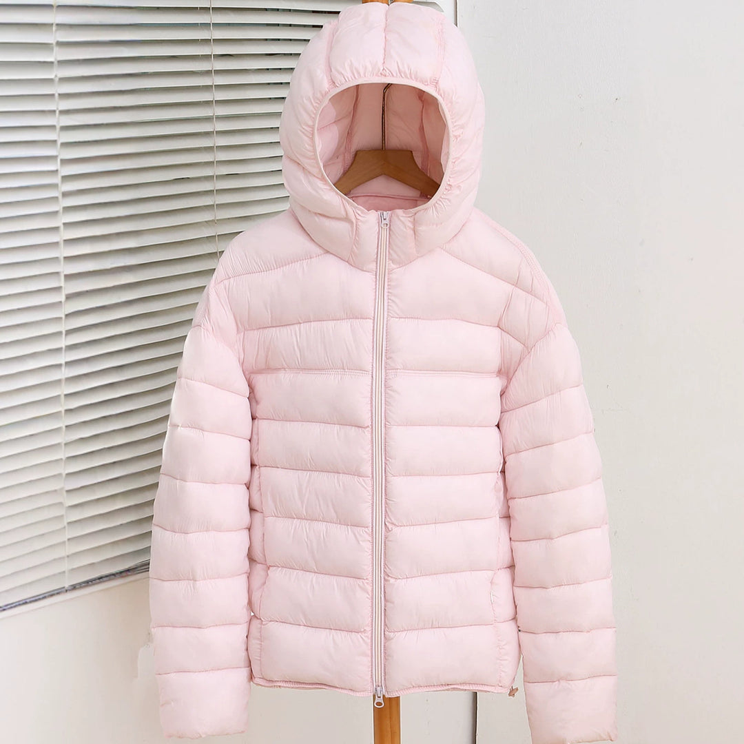 Damen Leichte Kapuzen‑Pufferjacke mit schmaler Quersteppung und ergonomischer Kapuze Echo Archiv