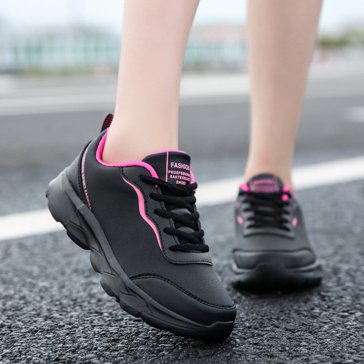 Damen nan urbaner Kunstleder-Sneaker mit gepolstertem Fersenkragen, stoßdämpfender Leichtsohle und Fersenlasche Echo Archiv