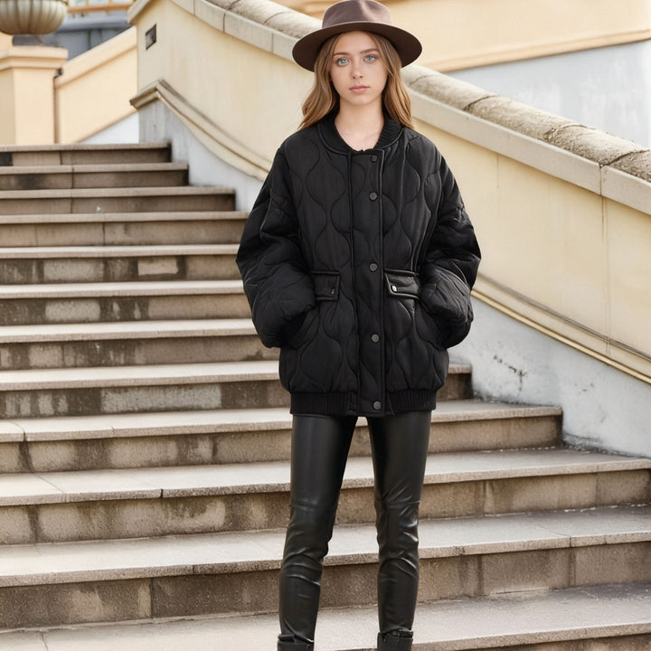 Damen Stepp-Bomberjacke mit organischer Steppung und Druckknopffront Echo Archiv