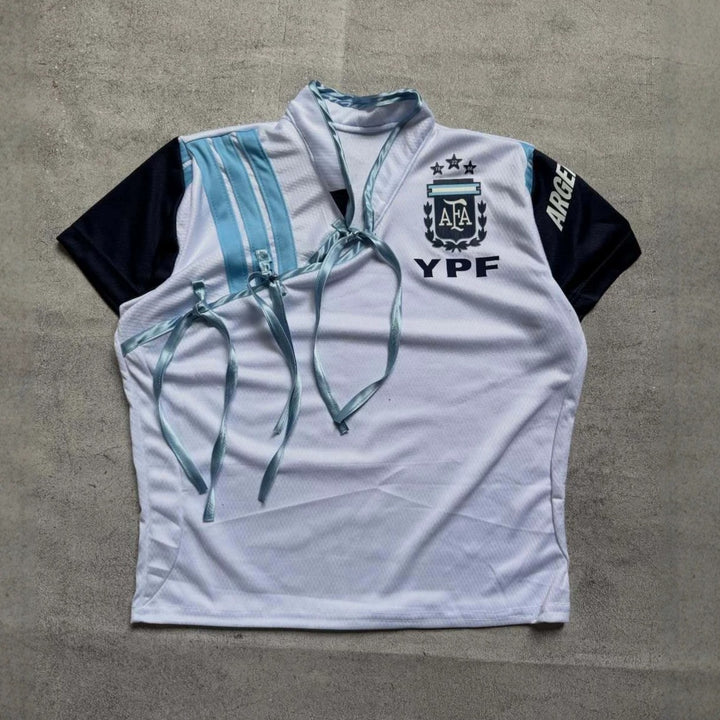 Damen Sport-Trikot mit figurbetontem Schnitt und innovativen Krawatten Echo Archiv