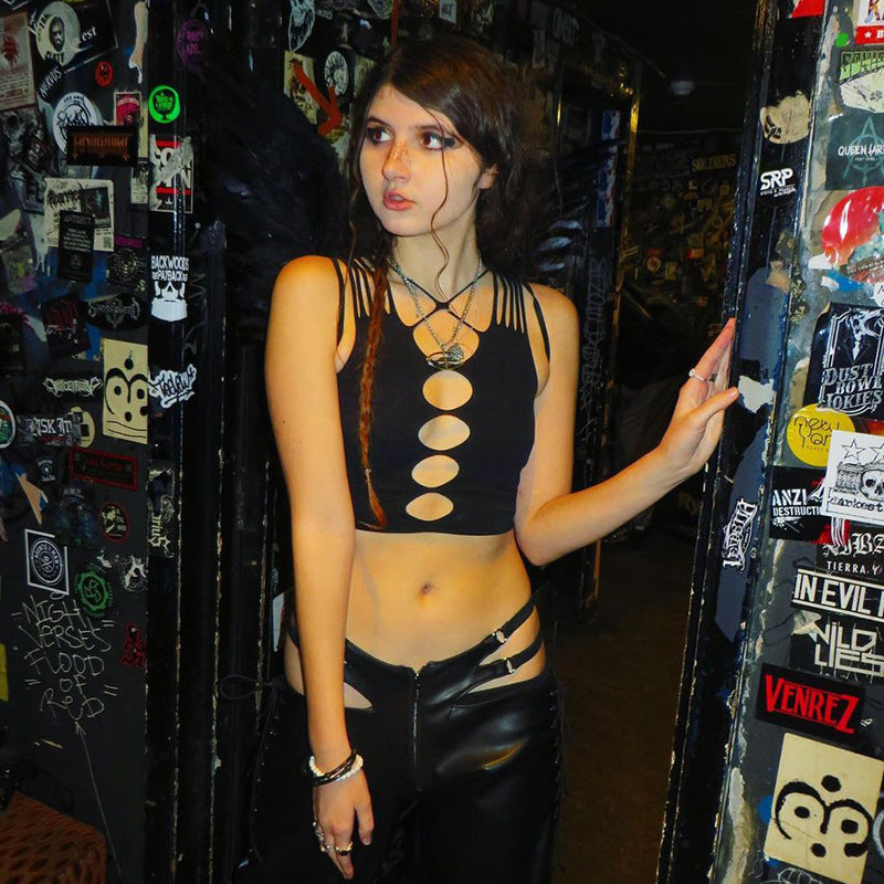 Damen Crop-Top mit kreativen Cut-Out-Details und modischen Trägern Echo Archiv
