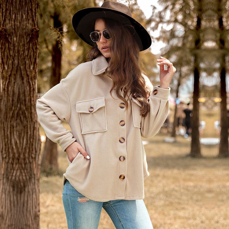 Damen Oversized Teddy-Shacket mit Knopfleiste, aufgesetzten Pattentaschen und weichem Futter Echoarchiv