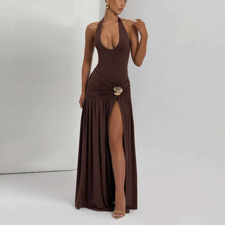 Damen Maxi-Kleid mit eleganten Raffungselementen und aufwendiger Brosche Echo Archiv