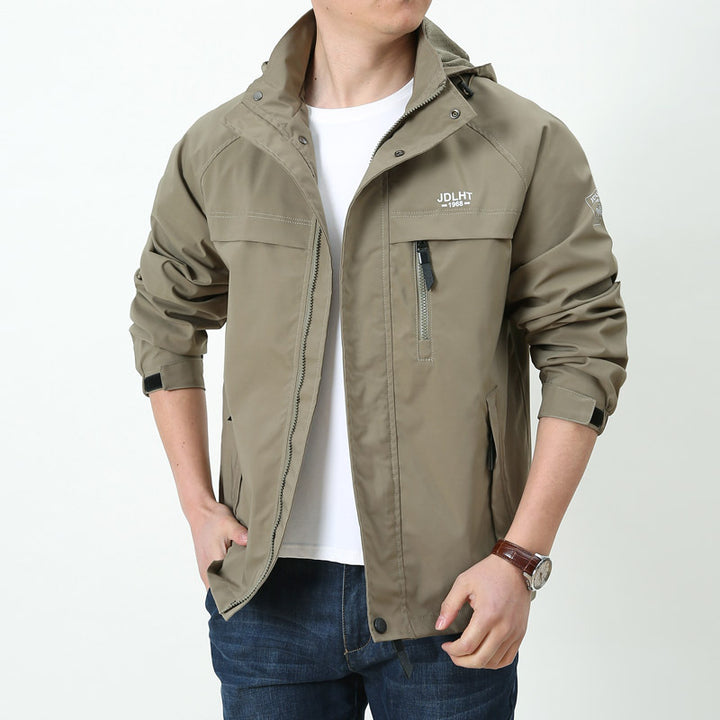 Herren Leichte Kapuzen‑Softshelljacke mit wasserabweisender Oberfläche und Reißverschluss‑Brusttasche – Taviero