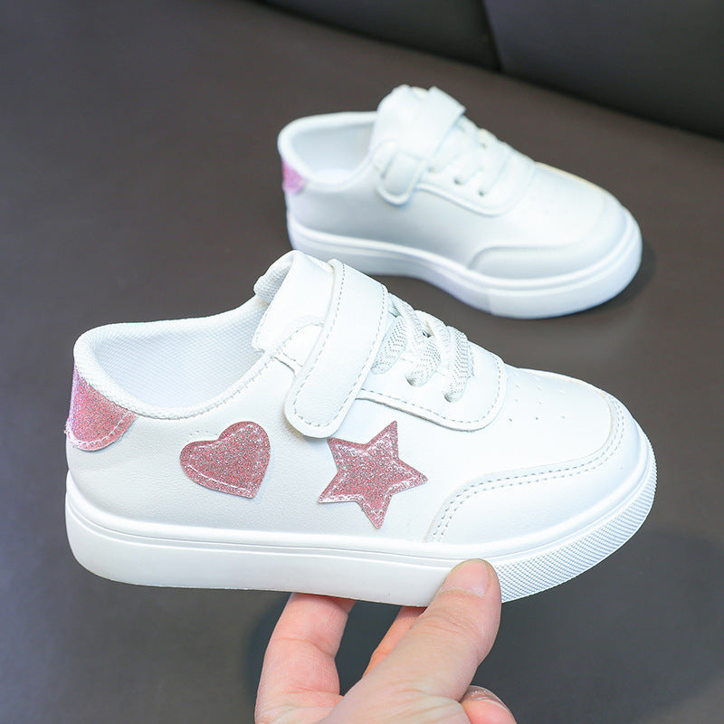 Damen Plateausneaker mit Klettverschluss und glitzernden Herz‑ und Sternapplikationen – Névara