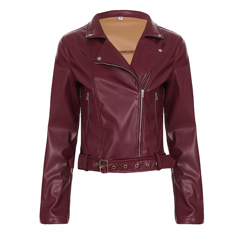 Damen nan taillierte Bikerjacke aus Kunstleder mit asymmetrischem Reißverschluss, metallischen Details und Taillengürtel Echo Archiv