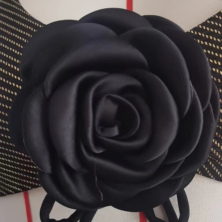 Damen Bikiniset mit Blumenapplikation und sportlichem Schnitt Echo Archiv