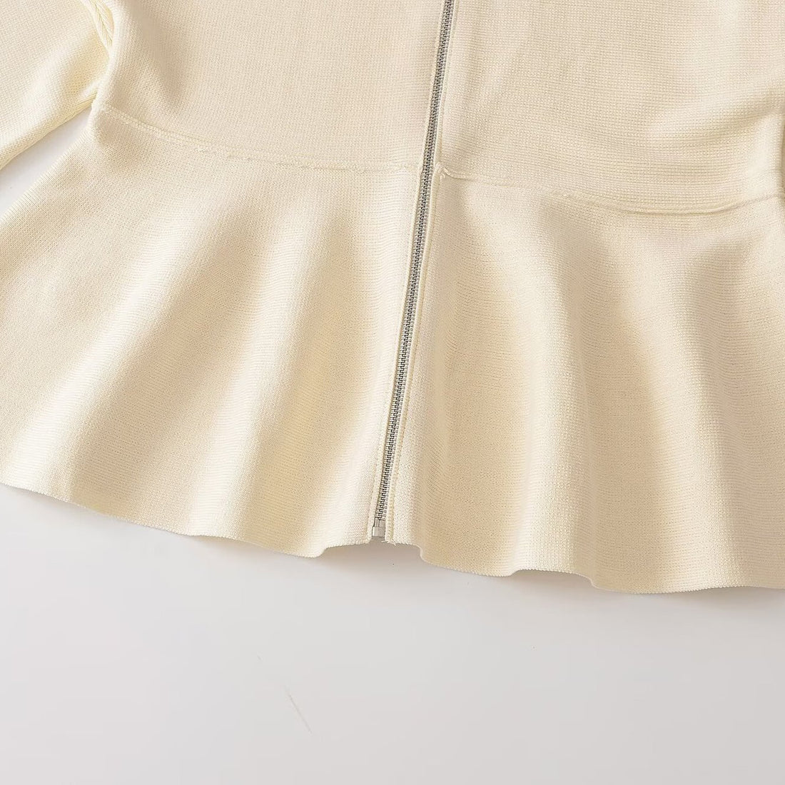 Damen Strukturstrick A-Linien Cardigan mit Reißverschluss und Stehkragen Echoarchiv
