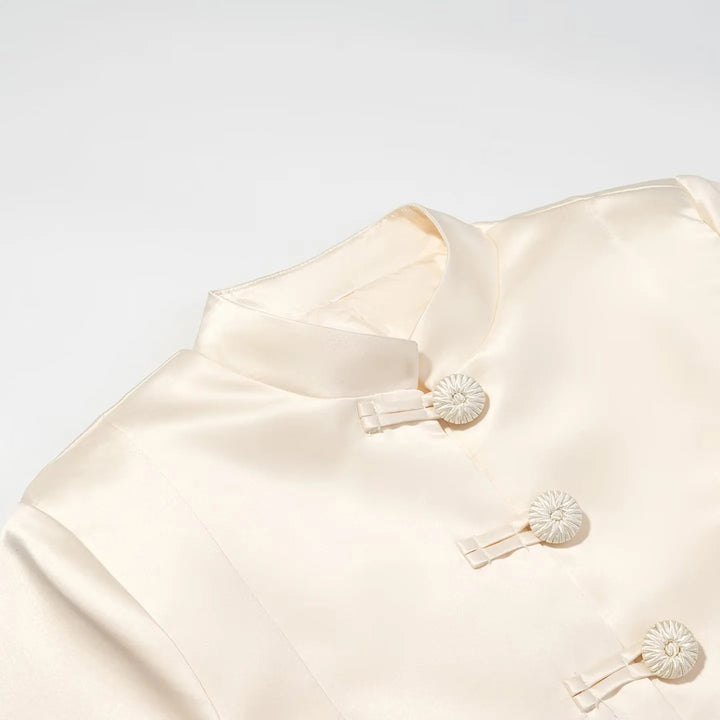 Damen taillierte Stehkragenjacke mit dekorativen Zierknotenknöpfen – Célinea