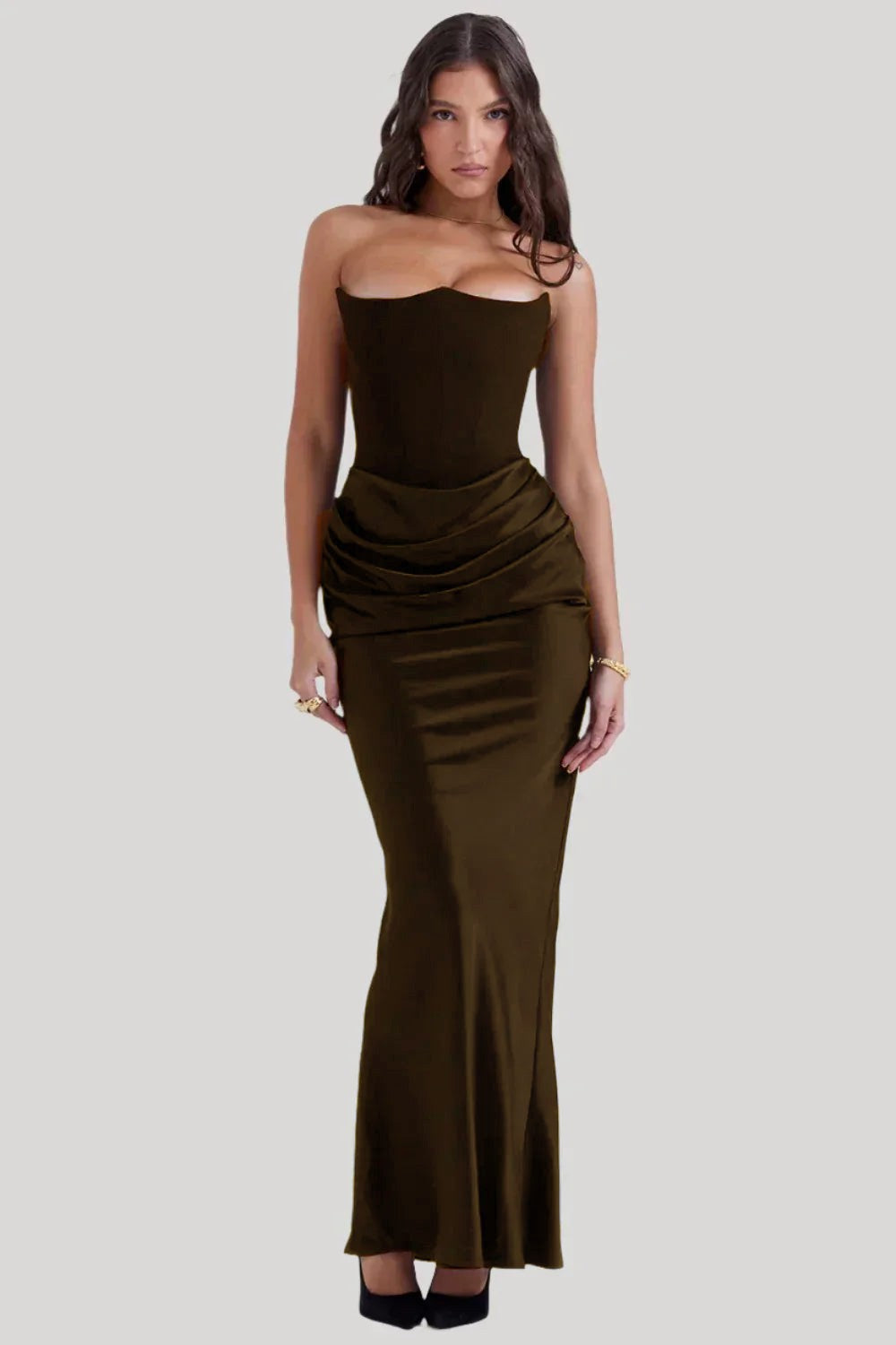Damen Elegantes Abendkleid mit tiefem Dekolleté und drapierten Details Echo Archiv