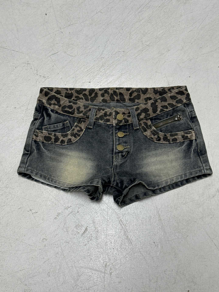 Damen Leoprint Denim-Shorts mit Knopfdetails und elastischem Bund Echo Archiv