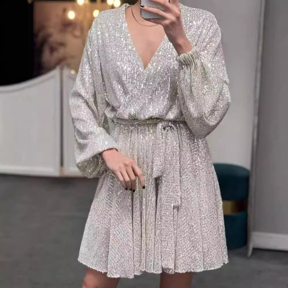 Damen funkelndes Cocktailkleid mit V-Ausschnitt und Taillengürtel Echo Archiv