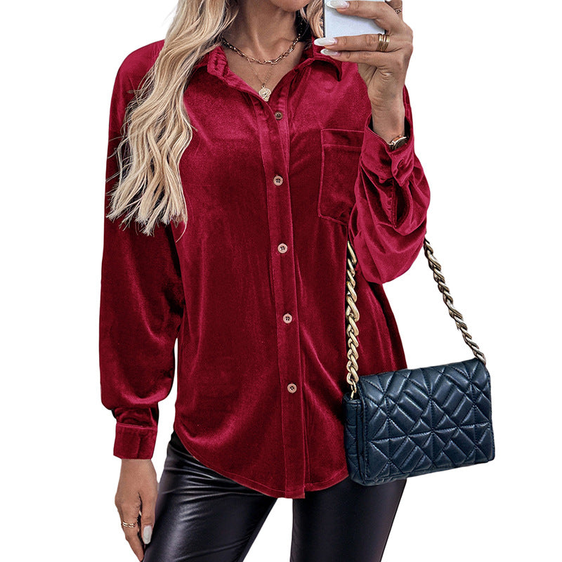 Damen Samtbluse mit Brusttasche, legerer Hemdkragen und Knopfleiste – Élovi