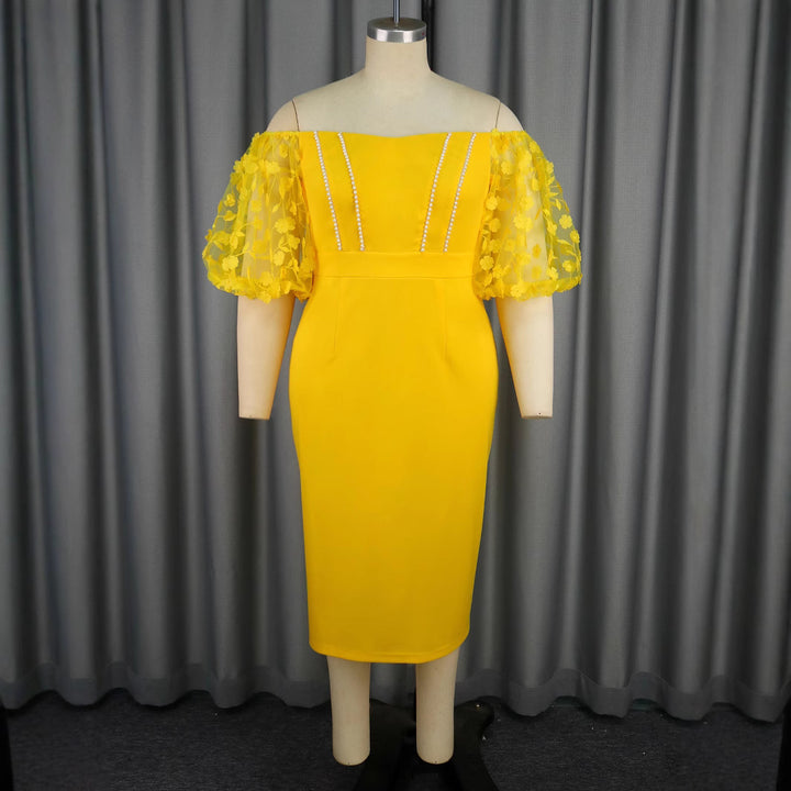 Damen figurbetontes Kleid mit verzierten Puffärmeln und Perlenakzenten Echo Archiv
