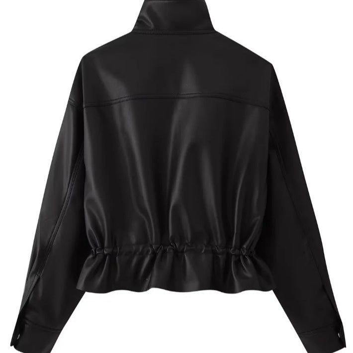 Damen gekürzte Kunstlederjacke mit Stehkragen, Reißverschluss und taillierendem Smok Echo Archiv