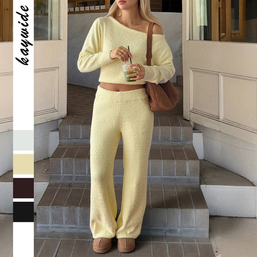 Damen nan kuscheliges Bouclé-Lounge-Set mit One-Shoulder-Crop-Pullover und Highwaist Palazzo-Hose Echo Archiv