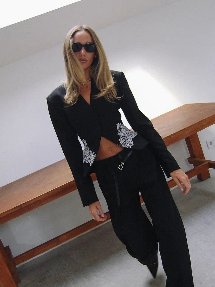 Damen Sculpted Cropped-Blazer mit Spitzenbesatz und taillierter Silhouette Echoarchiv