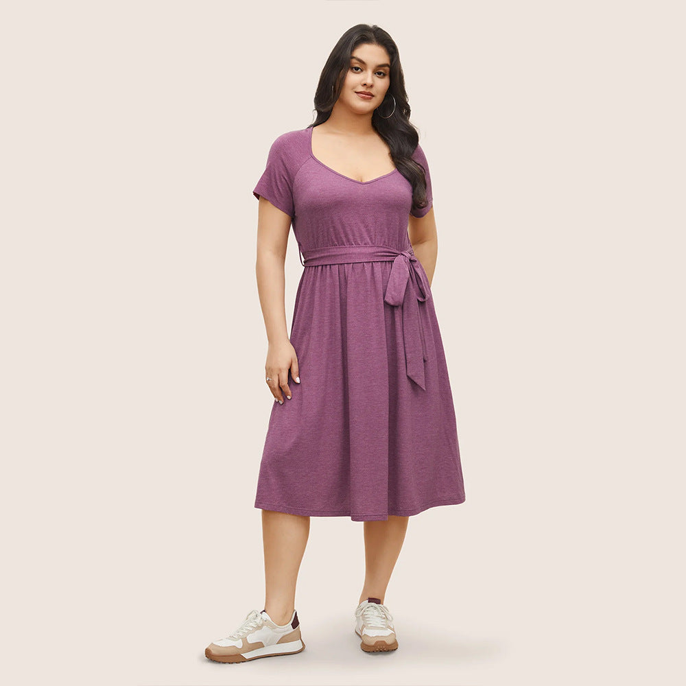 Damen lässiges Maxikleid mit Taillengürtel und V-Ausschnitt Echo Archiv