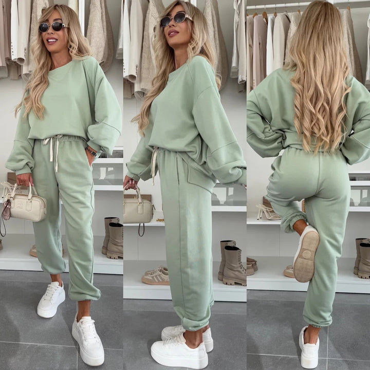 Damen Oversized Loungewear-Set aus weich angerautem Sweat mit Kordelzug-Jogginghose und relaxed Pullover – Élanora