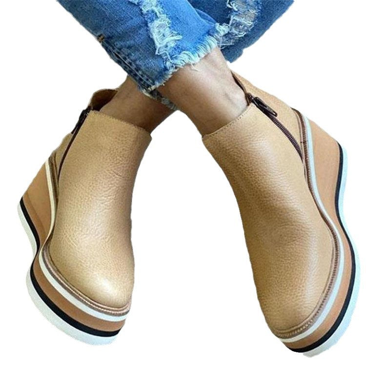 Damen Keilabsatz-Stiefeletten mit Plateau, Slip-On-Design und weichem Lederfinish Echo Archiv