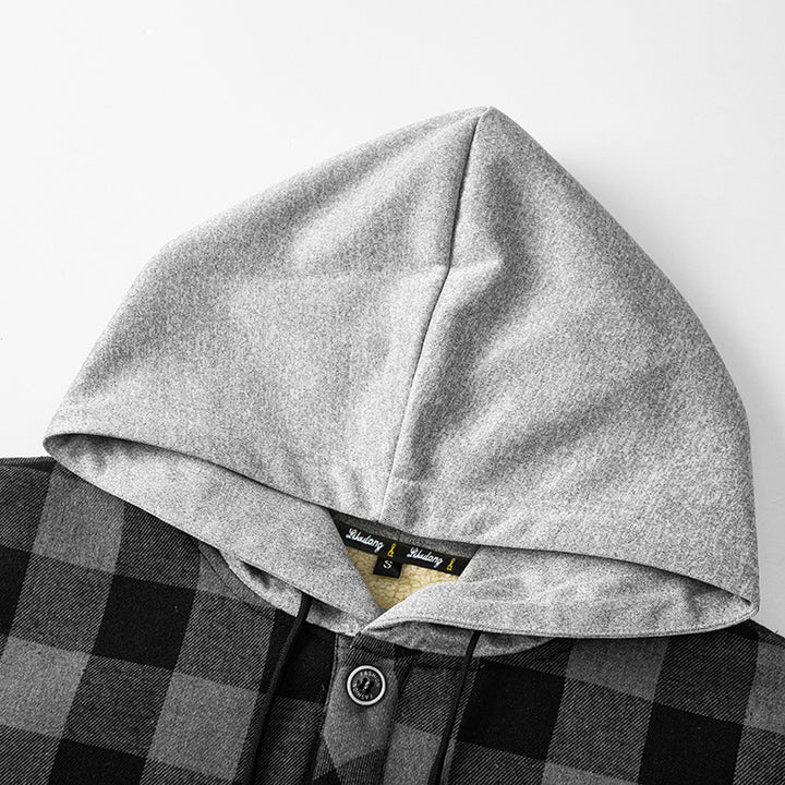 Herren kariertes Sherpa-futteriertes Overshirt mit Kapuze, Brusttasche und Druckknopfverschluss – Taviero