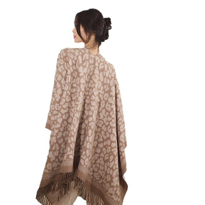 Damen Eleganter Jacquard-Überwurf mit Leopardenjacquard und Fransen Echo Archiv
