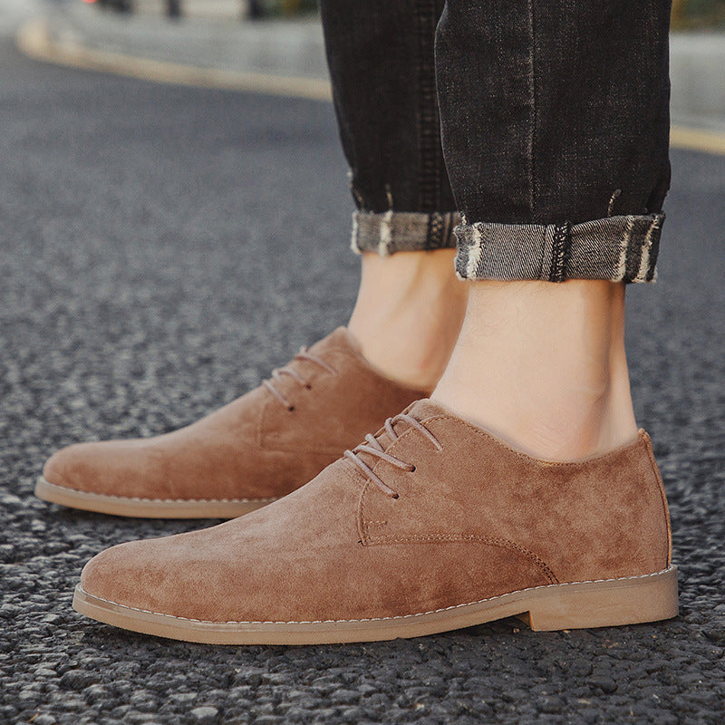 Herren Elegante Schnürschuhe aus weichem Wildleder Echoarchiv