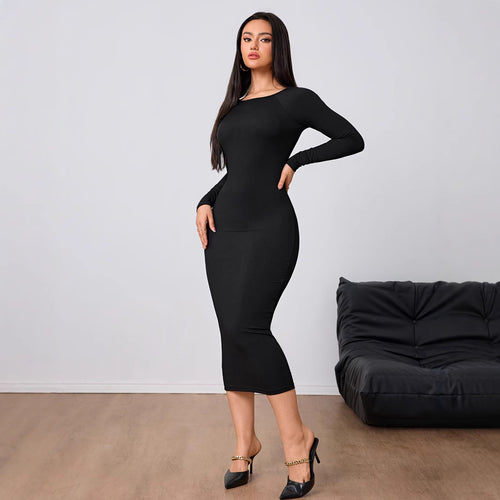 Damen figurbetontes Stretch-Midikleid mit U‑Boot‑Ausschnitt und figurformendem Rippstrick – Élara