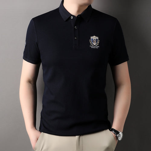 Herren Polohemd mit hochwertiger Piqué-Oberfläche und eleganter Stickerei Echoarchiv