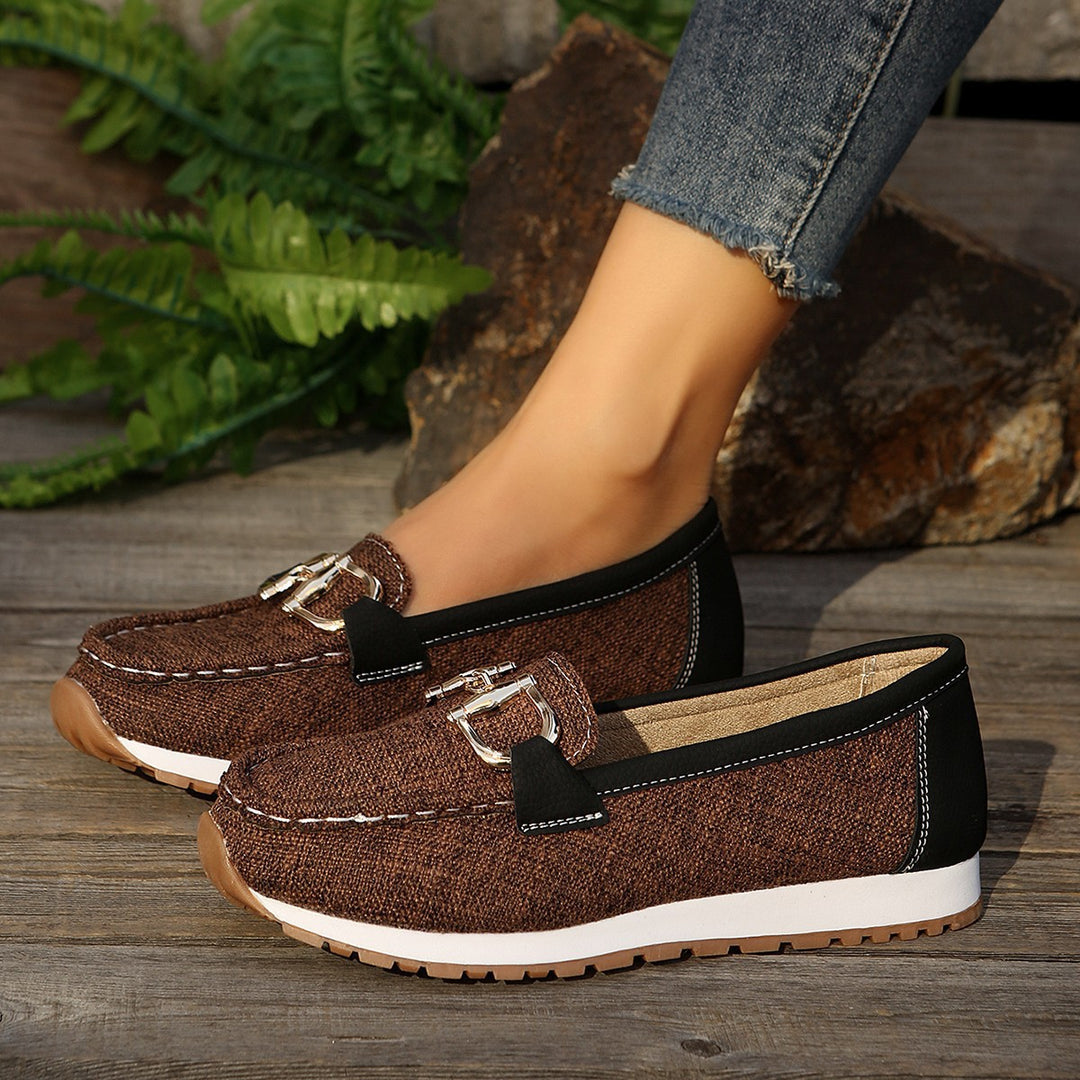 Damen  lässige Mokassin-Slipper mit dekorativer Metallschnalle, gepolsterter Innensohle und profilierter Gummilaufsohle Echo Archiv