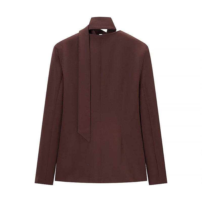 Damen Taillierter Blazer mit Schluppe, V‑Ausschnitt und Pattentaschen Echo Archiv
