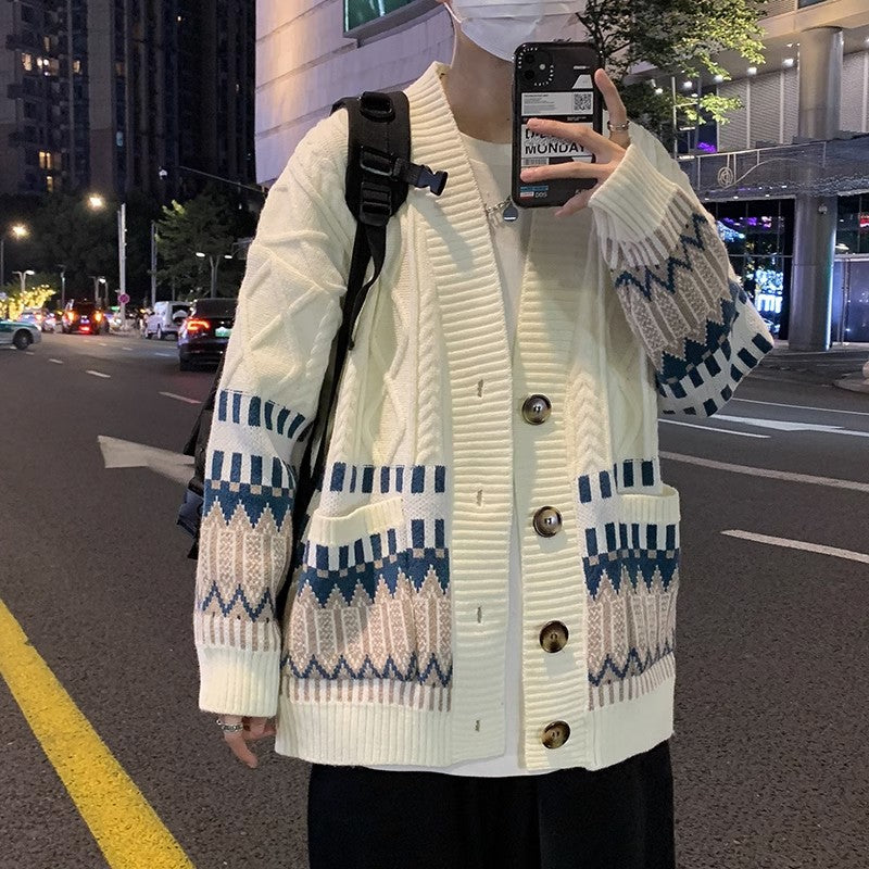 Herren Strickjacke mit modernen Mustern und praktischen Taschen Echoarchiv