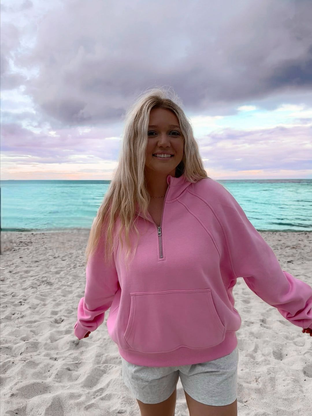 Damen oversized Kapuzenpullover mit kurzem Reißverschluss, Kängurutasche und leichtem Fleecefutter – Auréline
