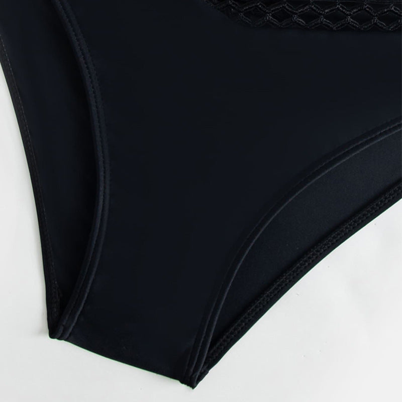 Damen Sport-Bikini mit innovativem Wickeloberteil und feinem Netz-Akzent Echo Archiv