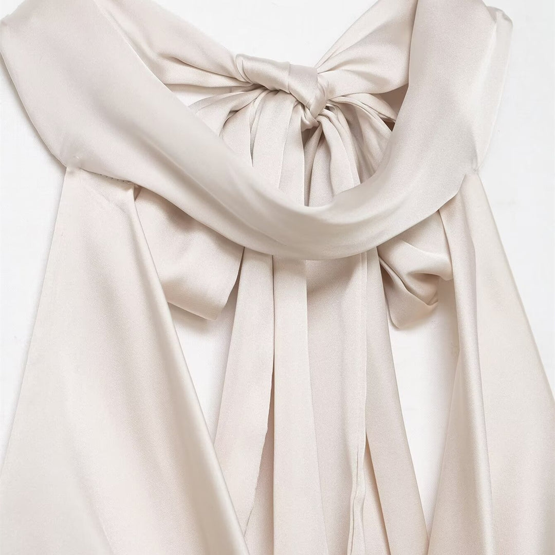 Damen elegantes Haltertop aus fließendem Satin mit dekorativem Rückenausschnitt Echo Archiv