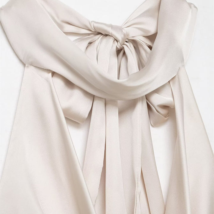 Damen elegantes Haltertop aus fließendem Satin mit dekorativem Rückenausschnitt Echo Archiv