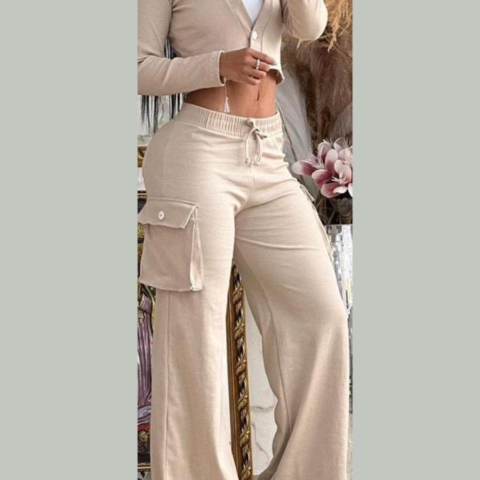 Damen Lounge-Set mit weicher Cargo-Sweathose mit weitem Bein und Cropped-Cardigan – Veloura