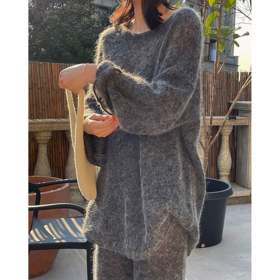 Damen Mohair-Optik Lounge-Set mit Oversize-Rundhalspullover und gerader Strickhose Echoarchiv