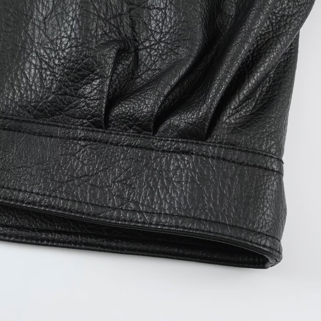 Damen Oversized Kunstleder-Capejacke mit hohem Stehkragen und Pattentaschen Echoarchiv