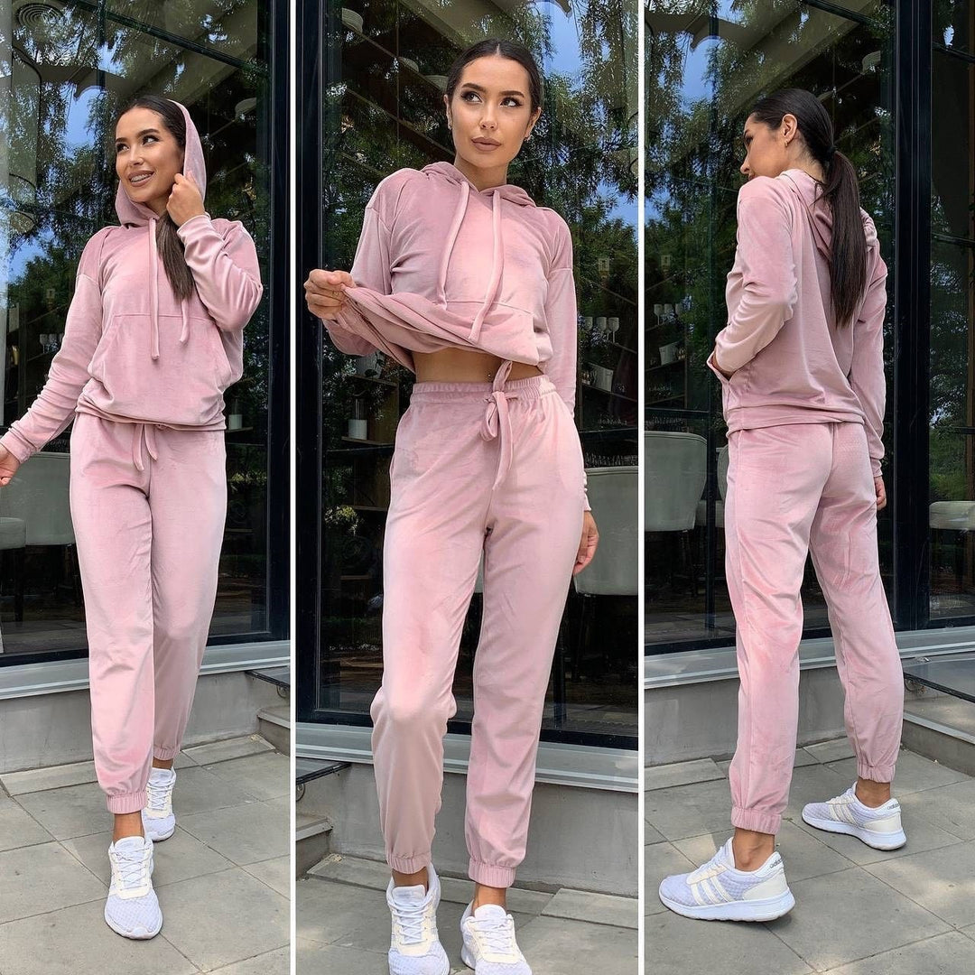Damen Samt-Loungewear-Set mit kurz geschnittener Kapuzenjacke und Kordelzug-Jogginghose – Auréline