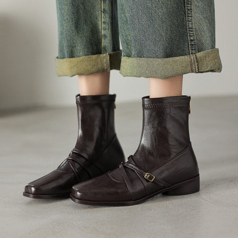 Damen Elegante Stiefeletten aus Leder mit modischem Riemen Echo Archiv