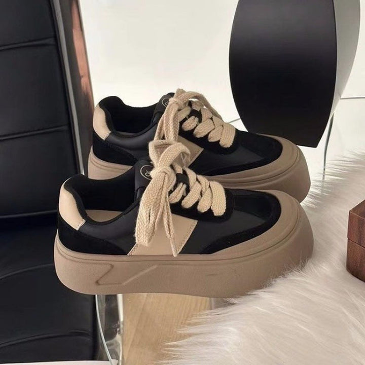 Damen Plateau Sneakers mit lässigem Retro-Design und weichem Obermaterial Echo Archiv
