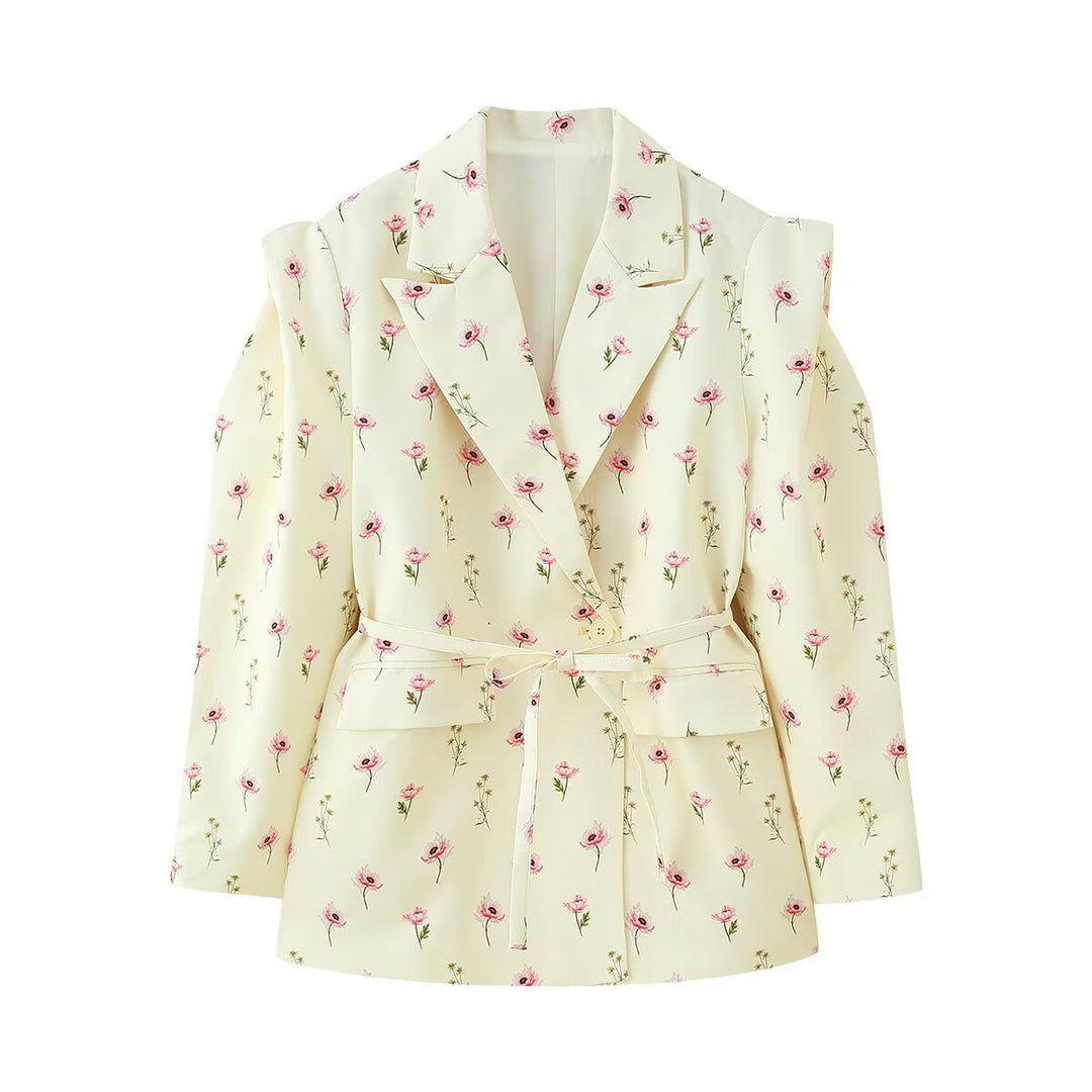 Damen Blazer mit Cut-Out‑Schultern, Taillengürtel und Pattentaschen Echoarchiv