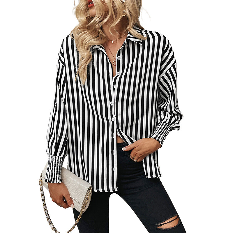 Damen Oversize-Hemdbluse mit senkrechten Streifen, klassischem Kragen und gerafften Manschetten Echoarchiv