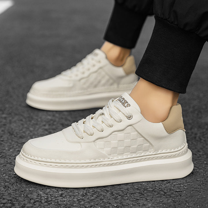 Unisex Voluminöse niedrige Sneaker mit geprägtem Schachbrettmuster und gepolstertem Fersenkragen – Norré
