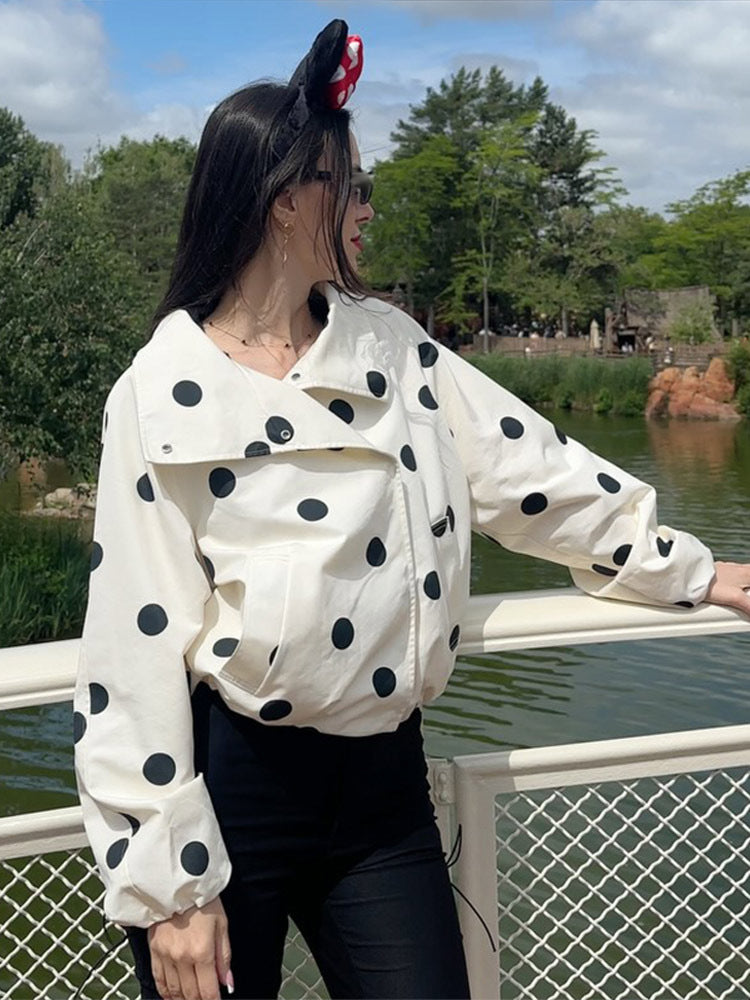 Damen kurz geschnittene Bomberjacke mit übergroßem Schalkragen und Polka-Dot-Print Echoarchiv