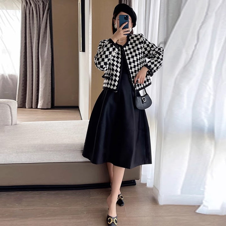Damen Elegante Bluse mit modernem Schnitt und hoch tailliertem Rock Echoarchiv