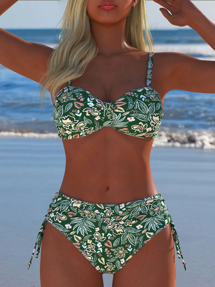 Damen Bikini-Set mit stilvollem Karomuster und goldfarbenen Akzenten Echoarchiv
