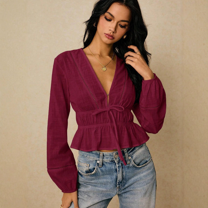 Damen Bluse mit tiefem V‑Ausschnitt, Kordel‑Taillenband und Volant Echo Archiv