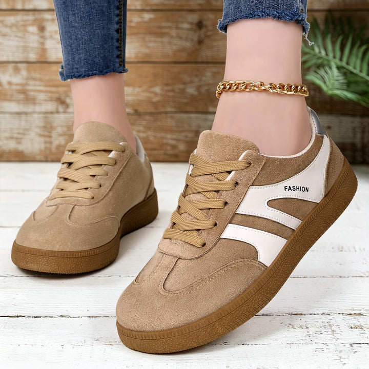 Herren nan retro Veloursleder Sneaker mit gepolstertem Fersenkragen und profilierter Gummilaufsohle Echo Archiv
